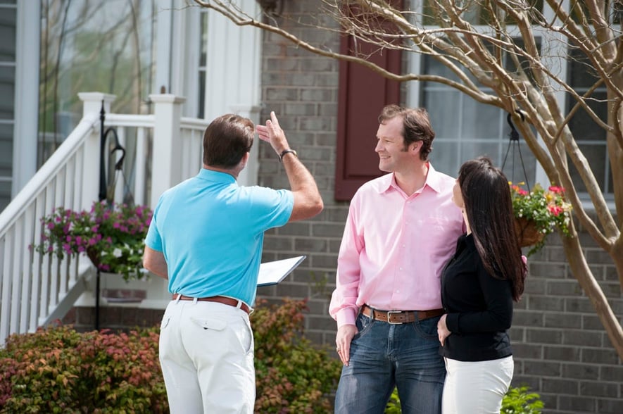 Sell Roofs Like a Pro With These 5 Tips